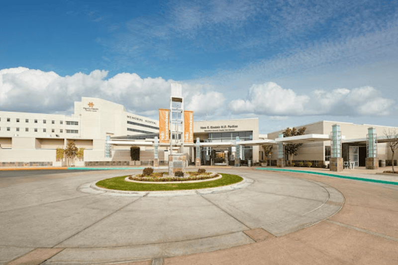 Exterior of Dignity Health Bakersfield Memorial Hospital
