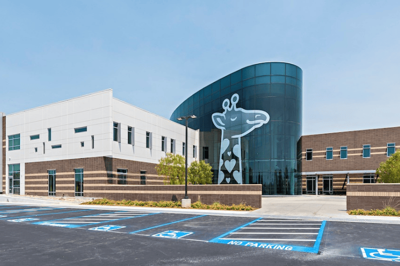 Exterior of Eagle Oaks Specialty Care Center in Bakersfield