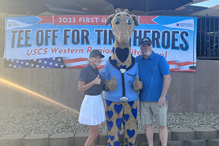 U.S. Cold Storage Employees with Valley Children's mascot, George the Giraffe